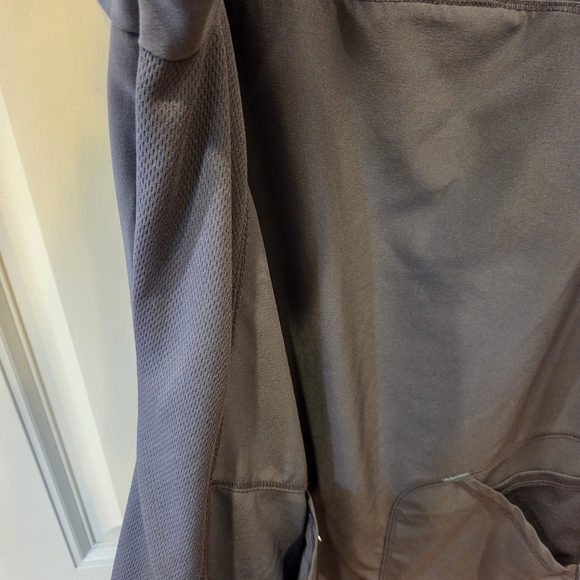 ‼️3/$30‼️Scrubstar Performance Scrub Top Large Gray Zippered Pocket V Neck - Picture 7 of 13